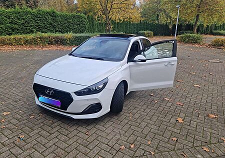 Hyundai i30 1.4 T-GDI DCT Fastback Premium