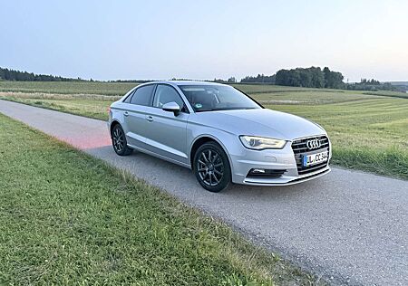 Audi A3 1.6 TDI Limousine (clean diesel) Attraction