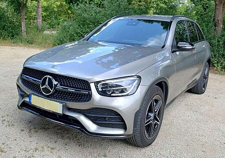 Mercedes-Benz GLC-Klasse GLC 200 4Matic 9 G - TRONIC AMG Line Mojave silber+Winterr