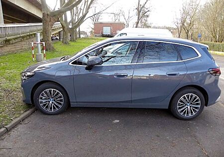 BMW 230e 230 2er Active Tourer Plug-In-Hybrid xDrive Activ