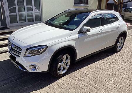 Mercedes-Benz GLA 200 7G-DCT
