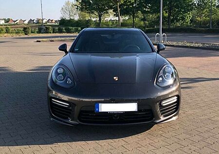 Porsche Panamera GTS PDK