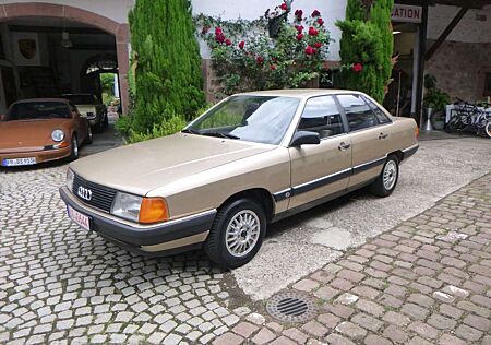 Audi 100 CC 5-ZYLINDER, Velours, orig in TOP ZUSTAND