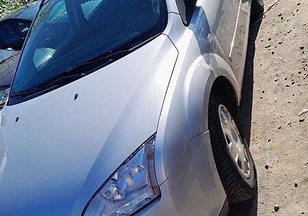 Ford Focus Turnier 1.6 16V Ambiente