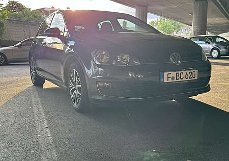 VW Golf Volkswagen 1.2 TSI BlueMotion Technology Allstar