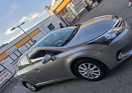 Toyota Avensis 2.0 Executive