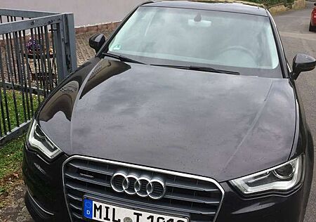 Audi A3 2.0 TDI (clean diesel) quattro Ambition
