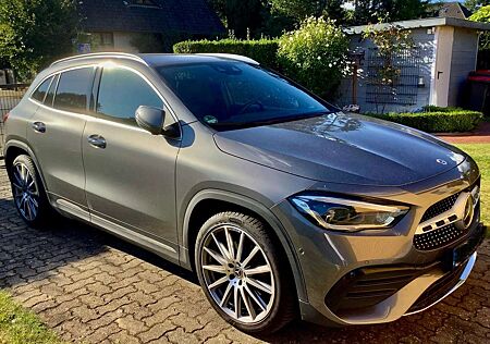 Mercedes-Benz GLA 220 AMG Line, Multibeam LED, Headup display