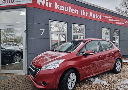 Peugeot 208 1.2 82 VTi 5-türig + NAVI + Parktronik