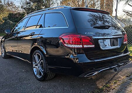 Mercedes-Benz E 220 T BlueTEC