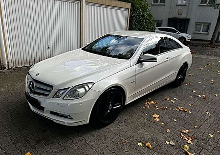 Mercedes-Benz E 350 Coupé AVANTG. Automatik Leder Navi kamera