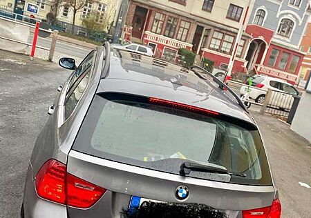 BMW 330d 330 xDrive DPF Touring Aut.