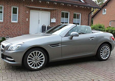 Mercedes-Benz SLK 250 BlueEffi*Autom*Navi*PDC*Leder*SH*Airscarf*Bi-Xenon