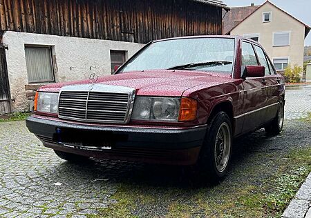 Mercedes-Benz 190 E 2.3