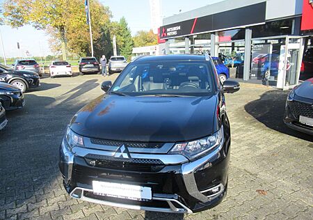 Mitsubishi Outlander 2.4 4WD Plug-In Hybrid Top*LEDER*SCHIEBEDACH*