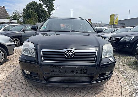 Toyota Avensis 2.4 Sol Mit Neuen Tüv in Guten Zustand