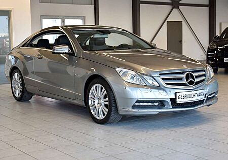 Mercedes-Benz E 200 Coupe CGI AUT./NAVI/SHZ/PDC/XENON/KLIMAAUT