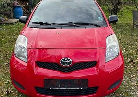 Toyota Yaris 1.0 VVT-i