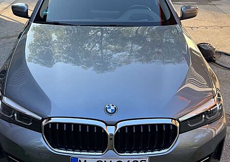 BMW 520 Sport+Head Up+AHK+ACC+PANO+360°