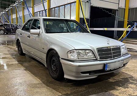 Mercedes-Benz C 180 Classic