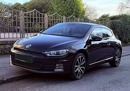 VW Scirocco Volkswagen 2.0 TDI (Blue Motion Technologie)