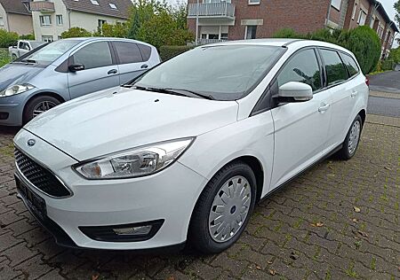 Ford Focus Turnier Navi/PDC/SHZ/Tüv