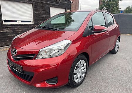 Toyota Yaris 1.3 Life 62TKM*1HD*KLIMA*KAMERA*ALLWETTER