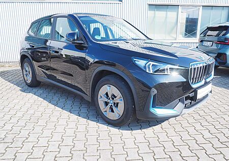 BMW iX1 xDrive30*adaptivLED*HUD*ACC*Sitzhzg*360°Kamera*