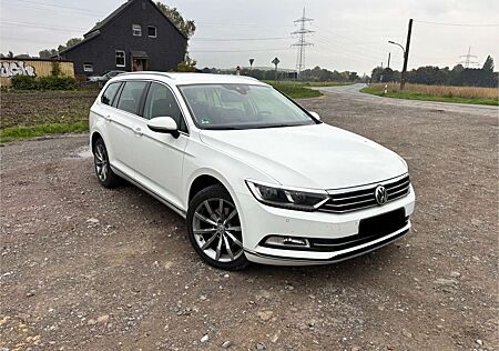 VW Passat Variant Volkswagen Highline DSG,AHK,Kamera,Standheizung,Navi, 2xAlufe