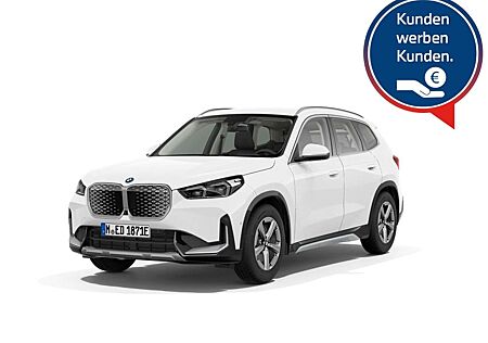 BMW iX1 xDrive30 xLINE 18''LC PROF HUD AHK SPORTSITZE 360°