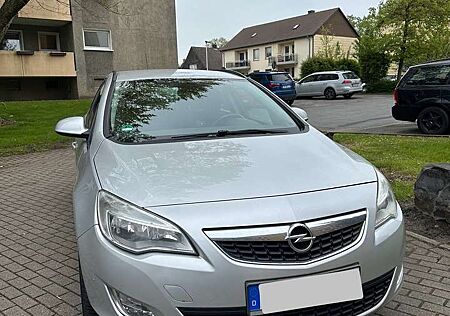 Opel Astra 1.6 Sports Tourer Design Edition
