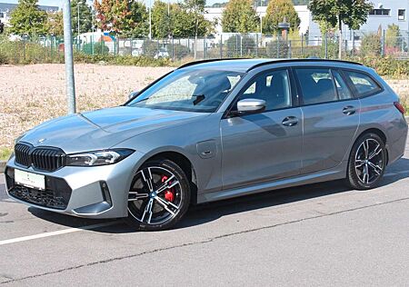 BMW 330 e xDrive M Sport Widescreen H&K Cam UVP76T€