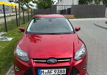 Ford Focus 1.0 EcoBoost Start-Stopp-System Champions Edition