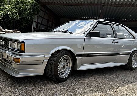 Audi Coupe 5S mit Kamei Bodykit