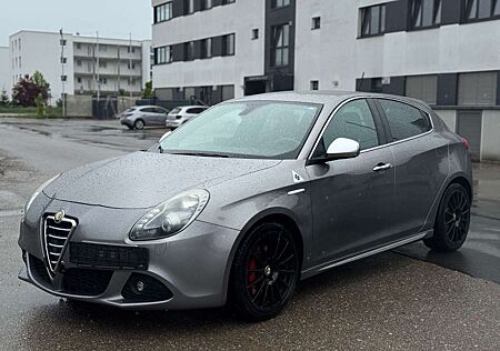 Alfa Romeo Giulietta Quadrifoglio Verde MASERATI Edition