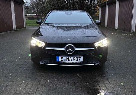 Mercedes-Benz CLA 180 Shooting Brake 7G-DCT