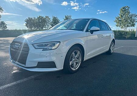 Audi A3 Sportback 35 TDI PDC SPUR TOT A.TEMP NAVI