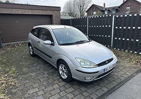 Ford Focus 1.6 Tüv Bis 09/2027