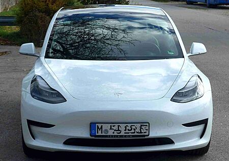 Tesla Model 3 Standard Reichweite Plus Hinterradantrieb