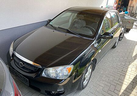Kia Cerato Fließheck 1.6 EX
