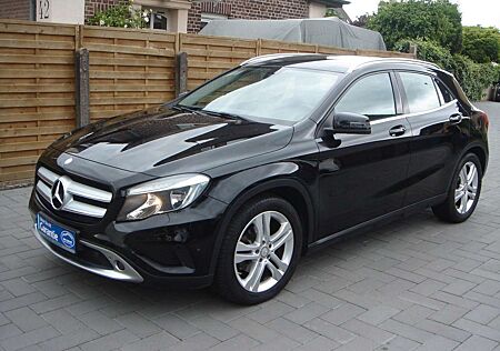 Mercedes-Benz GLA 220 d 4Matic URBAN+NAVI+AHK+18ZOLL+