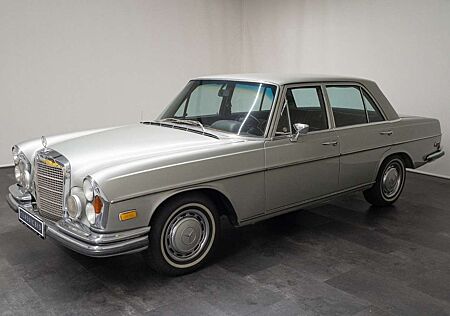 Mercedes-Benz 280 SE / 9 3.5