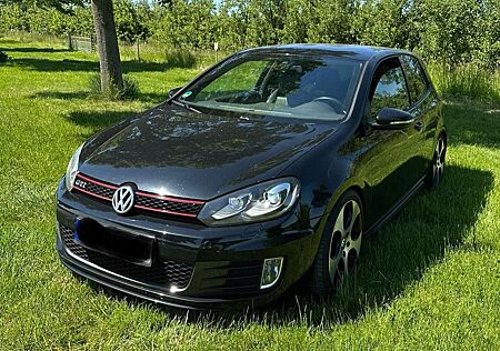 VW Golf GTI Volkswagen Golf 2.0 GTI