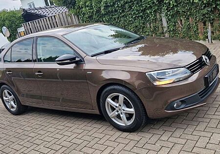 VW Jetta Volkswagen VI Match 2 Hand 2,0TDI 140PS
