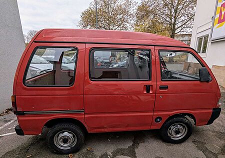 Daihatsu Hijet Baugleich mit Piaggio Porter