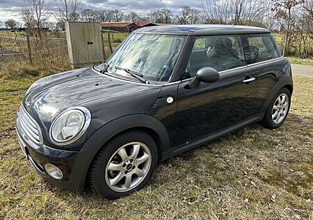 Mini ONE schwarz