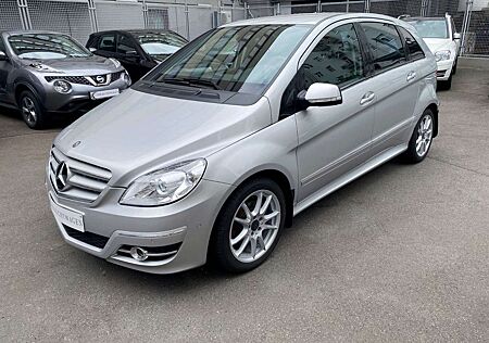 Mercedes-Benz B 200 CDI Sportpaket/Aut/Navi/PDC/Sitzh/Sheft