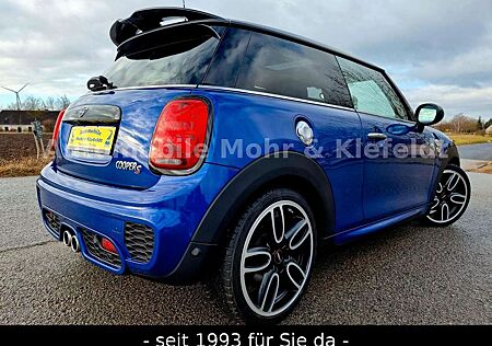 Mini Cooper S Aut.*JCW*HARMAN*PANO*KEYLESS*NAVI*AMBI*