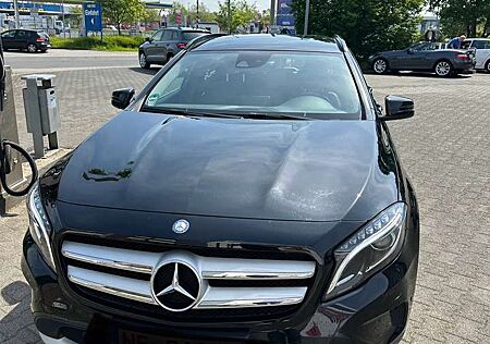 Mercedes-Benz GLA 200 7G-DCT