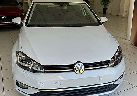 VW Golf Volkswagen 1.0 TSI (BlueMotion Technology) Comfortline